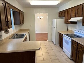 260 Timberlane Rd in Tallahassee, FL - Building Photo - Building Photo