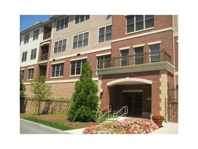 1 Wayland Ave in Providence, RI - Building Photo - Building Photo