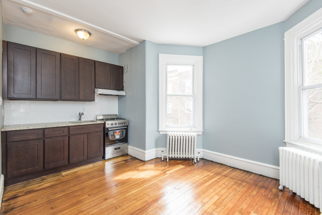 5006 Spruce St-Unit -2R in Philadelphia, PA - Building Photo