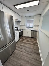 30 Hill Rd, Unit 202 in Belmont, MA - Foto de edificio - Building Photo