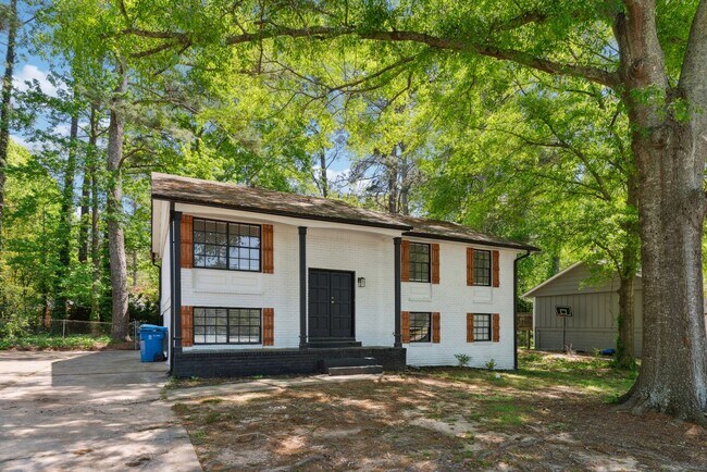 1421 Iron Gate Blvd in Jonesboro, GA - Building Photo - Building Photo