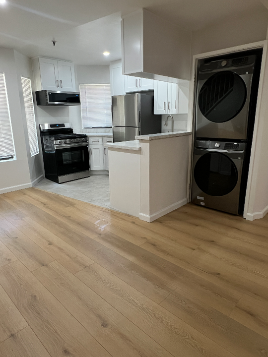 1244 Stanley Ave in Glendale, CA - Building Photo