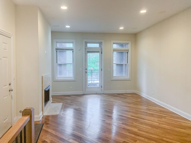 property at 2334 N Greenview Ave
