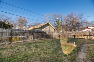 350 S Poplar St in Wichita, KS - Building Photo - Building Photo