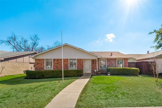 2020 Chatsworth Rd in Carrollton, TX - Building Photo - Building Photo
