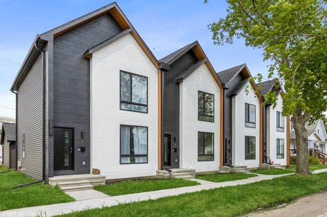 property at 1721 D St SW