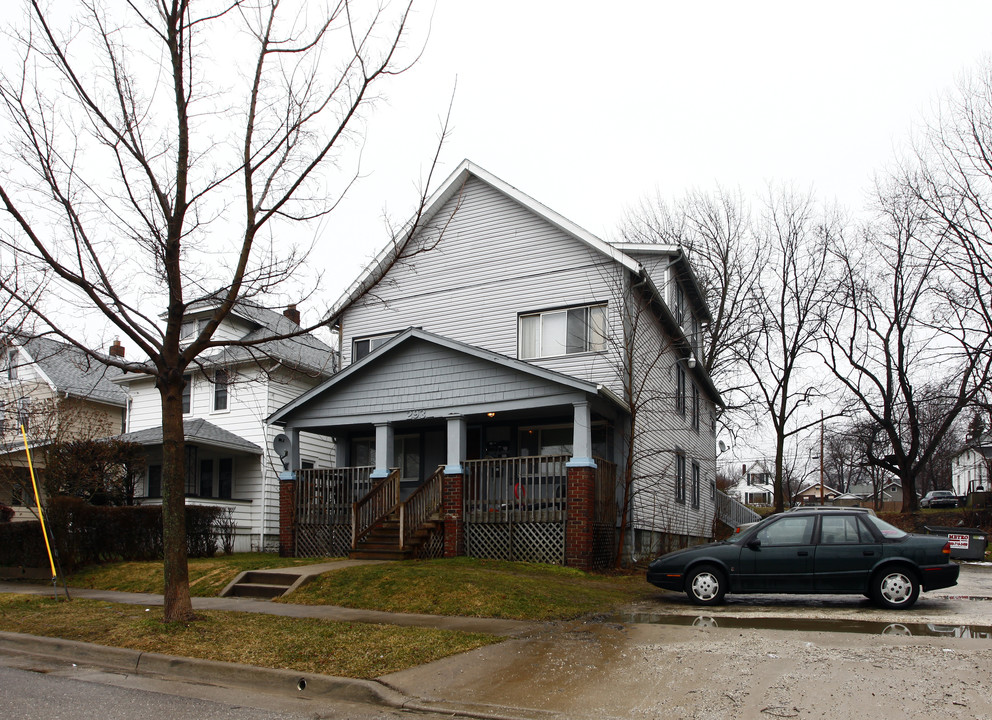 293 N Martha Ave in Akron, OH - Building Photo