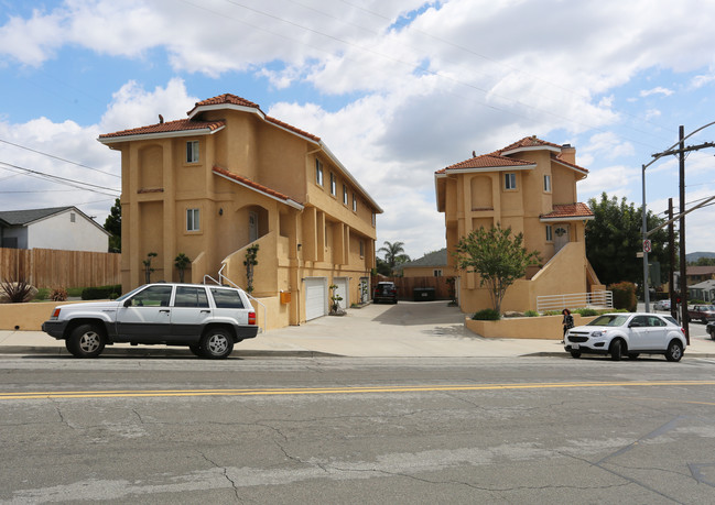 4102 Rosemont Ave in Montrose, CA - Foto de edificio - Building Photo