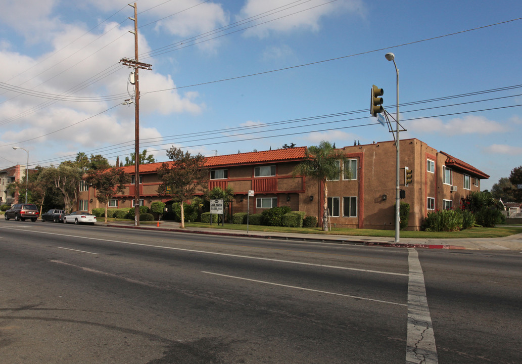 Casa Madrid Apartments in Van Nuys, CA - Building Photo