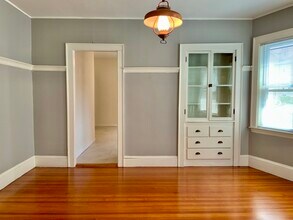 43 Trowbridge St in Arlington, MA - Building Photo - Building Photo