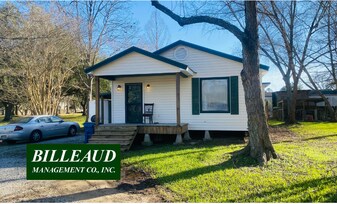 208 Darbonne Rd in Lafayette, LA - Building Photo