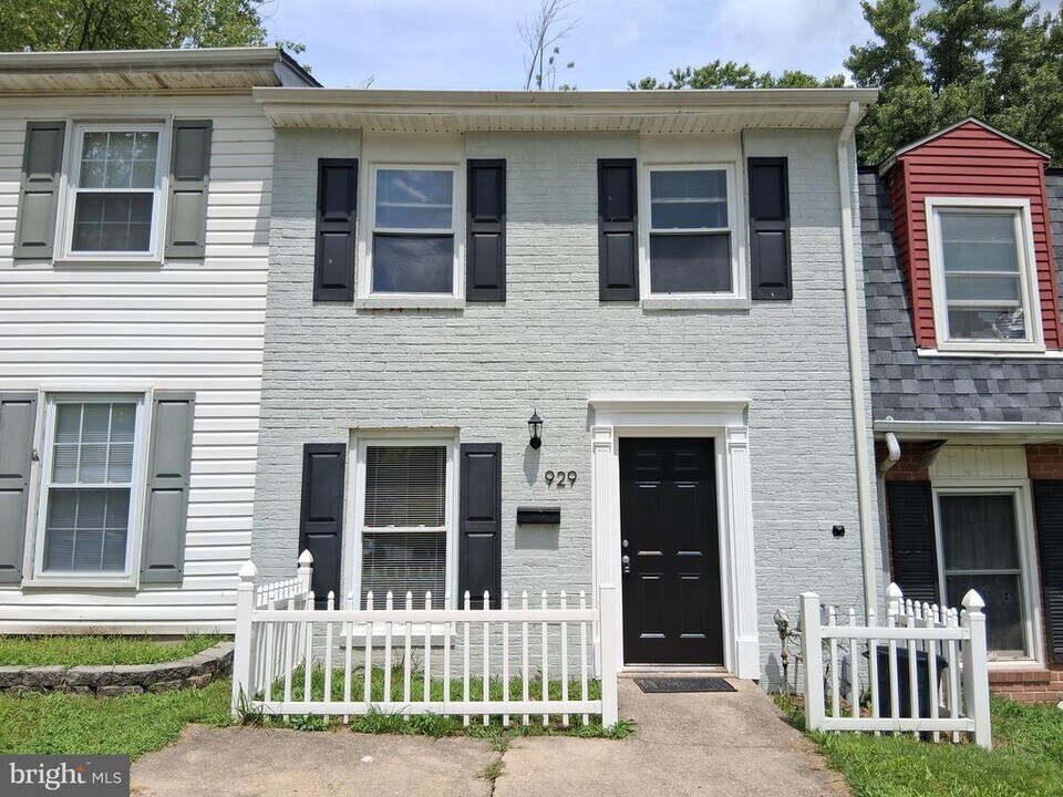 929 Topview Dr in Edgewood, MD - Building Photo