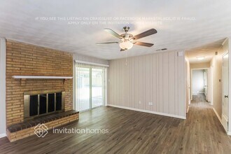 805 Poinsettia Dr in Lancaster, TX - Building Photo - Building Photo