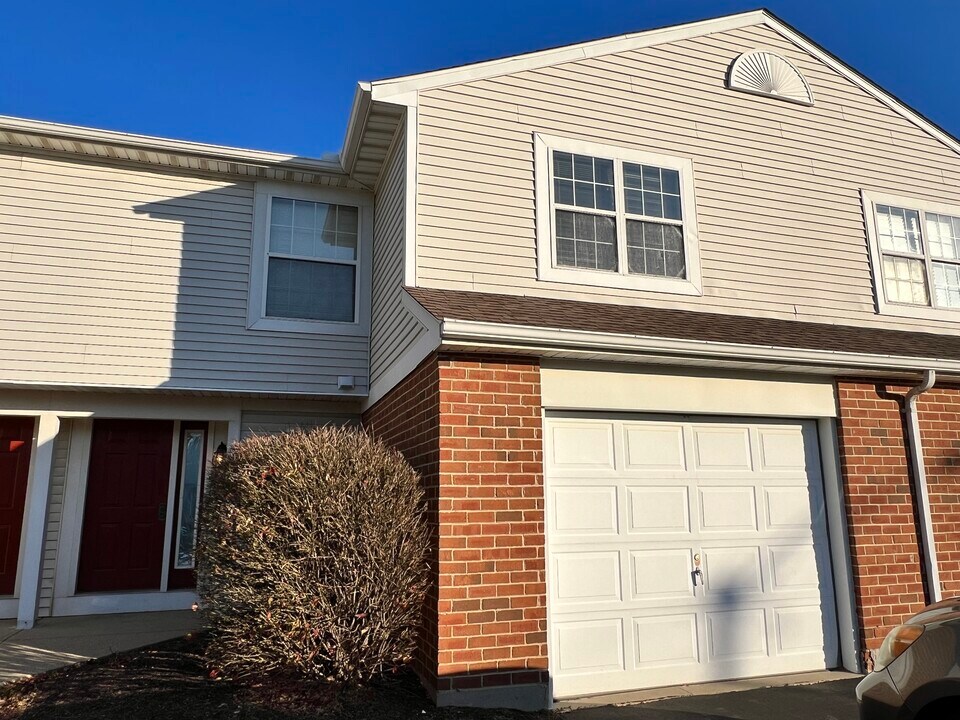 2334 Raider Dr in Fairborn, OH - Foto de edificio