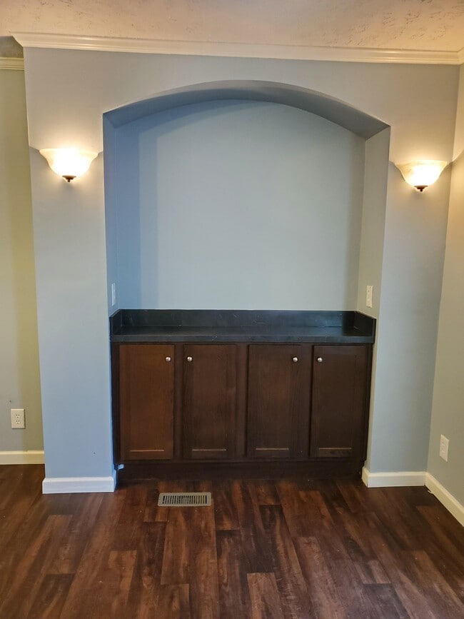 209 Hickory Ct in Browns Summit, NC - Building Photo - Building Photo