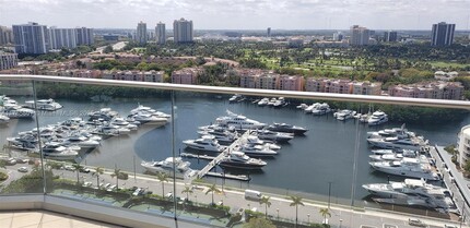 19707 Turnberry Way in Aventura, FL - Foto de edificio - Building Photo