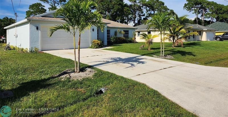 2815 SE Cabana Ln in Port St. Lucie, FL - Building Photo