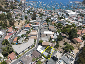 336 Whittley Ave in Avalon, CA - Building Photo - Building Photo