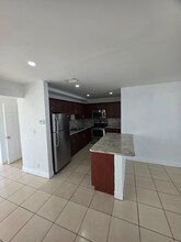 681 SW 29th Terrace in Fort Lauderdale, FL - Foto de edificio - Building Photo