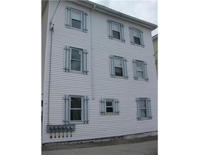 45 Marietta St in Providence, RI - Foto de edificio - Building Photo