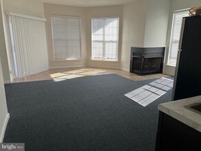 4244 La Mauricie Loop in Dumfries, VA - Building Photo - Building Photo