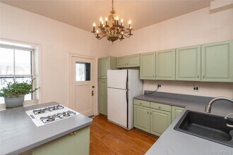 4 Sengen Ln in Cornwall On Hudson, NY - Building Photo - Building Photo