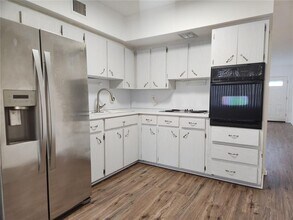 2464 Australia Way E in Clearwater, FL - Building Photo - Building Photo