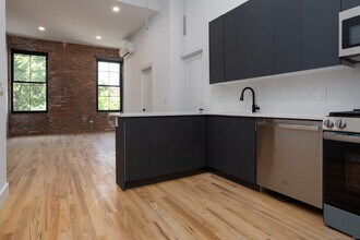 10 Commerce St-Unit -3R in Norwalk, CT - Building Photo - Building Photo