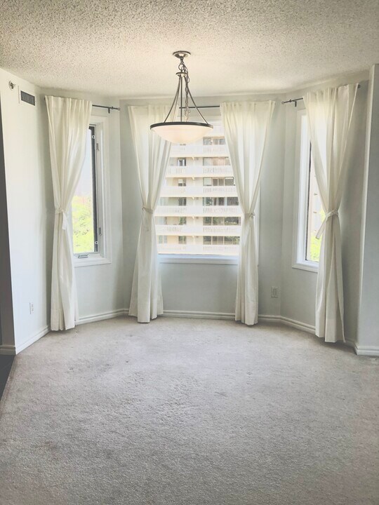 9741 110 St NW in Edmonton, AB - Building Photo