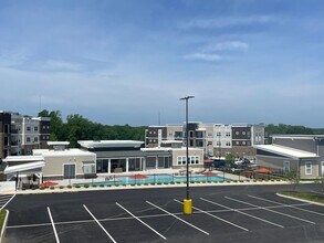 506 Gateway Centre Pkwy in Bon Air, VA - Building Photo - Building Photo