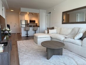 52-03 Center Blvd in Queens, NY - Building Photo - Building Photo