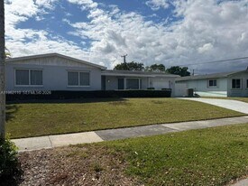19020 SW 91st Ave in Cutler Bay, FL - Building Photo