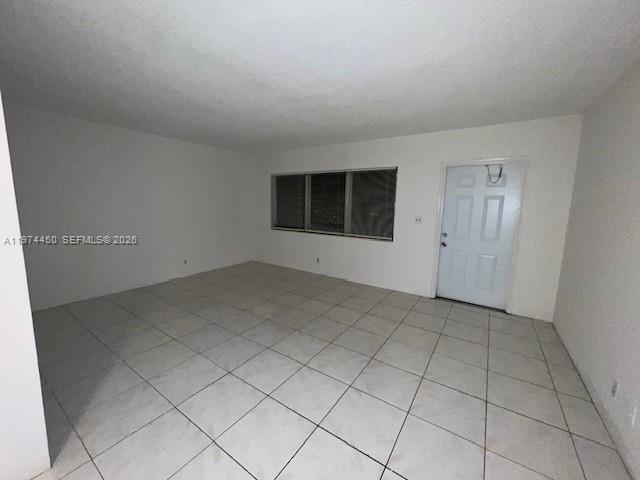 1430 NE 170th St in Miami, FL - Building Photo - Building Photo