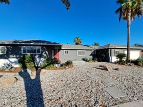 6106 N 10th St in Fresno, CA - Building Photo - Building Photo