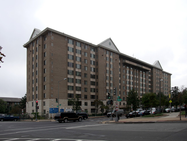 Gibson Plaza in Washington, DC - Building Photo - Building Photo