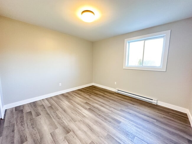 33 Dobbin St in Rothesay, NB - Building Photo - Building Photo