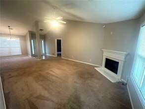 2743 Sam Calvin Dr in Dacula, GA - Building Photo - Building Photo