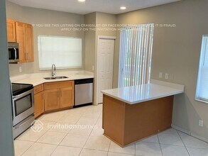 164 NW 207th Terrace in Pembroke Pines, FL - Foto de edificio - Building Photo