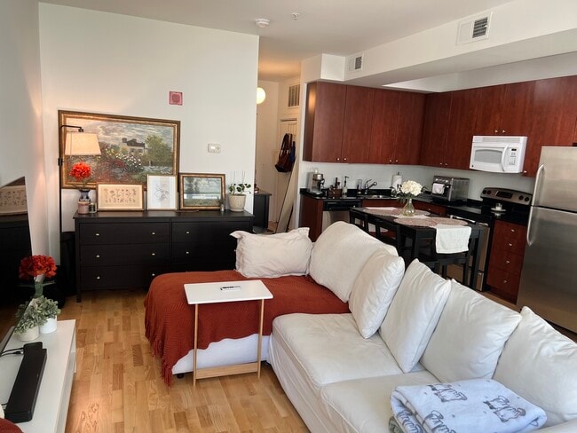 565 W Quincy St in Chicago, IL - Building Photo - Building Photo