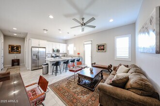 2018 W Sleepy Ranch Rd in Phoenix, AZ - Building Photo - Building Photo