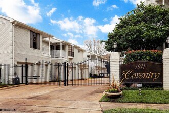 1911 Bering Dr in Houston, TX - Building Photo - Building Photo