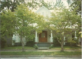 307 S Summit St, Unit c