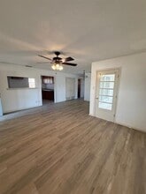 833 N Willis St in Abilene, TX - Building Photo - Building Photo