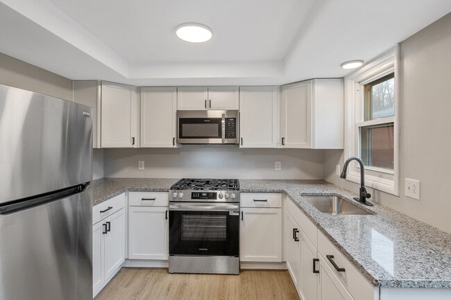 Bellewood Apartments in Syracuse, NY - Building Photo - Building Photo