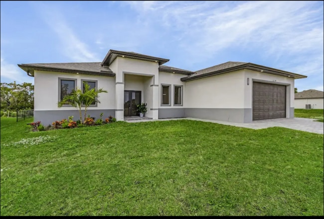4716 NW 39th Ave in Cape Coral, FL - Building Photo - Building Photo