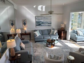 6039 E Peppertree Way in Sarasota, FL - Building Photo - Building Photo