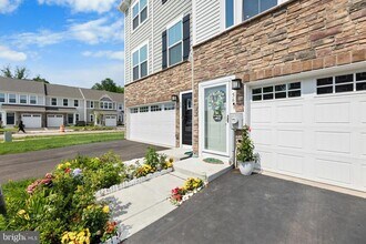 56 Dolcie Ln in Lawrence Township, NJ - Building Photo - Building Photo