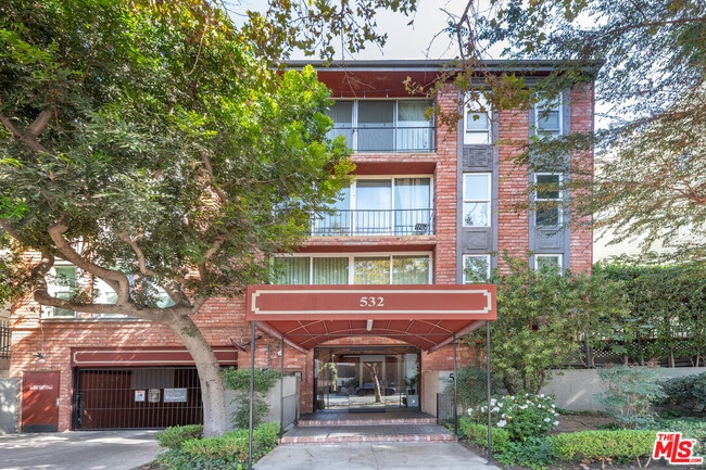 property at 532 N Rossmore Ave