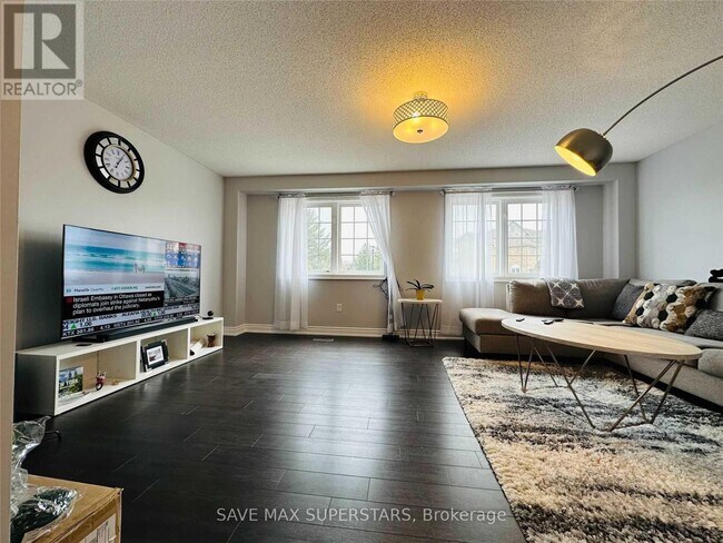 49-49 Ferndale Dr S in Barrie, ON - Building Photo - Building Photo