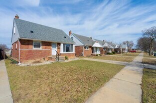 13144 Orange St in Southgate, MI - Building Photo